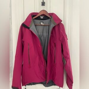 Arc’teryx GORE-TEX Hooded Shell Jacket – Magenta